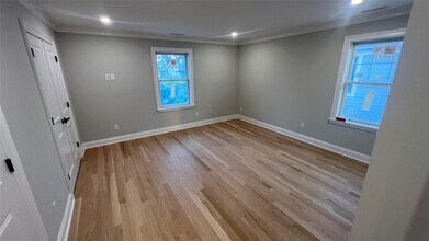234-236 Gainsborg Ave E in Harrison, NY - Building Photo - Building Photo
