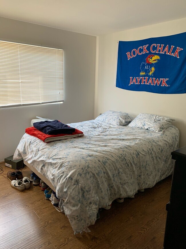 17202 Inglewood Ave in Lawndale, CA - Building Photo - Building Photo