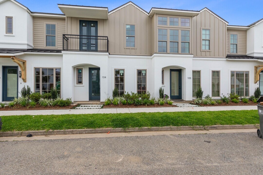 115 Gaunt Ln in Youngsville, LA - Building Photo