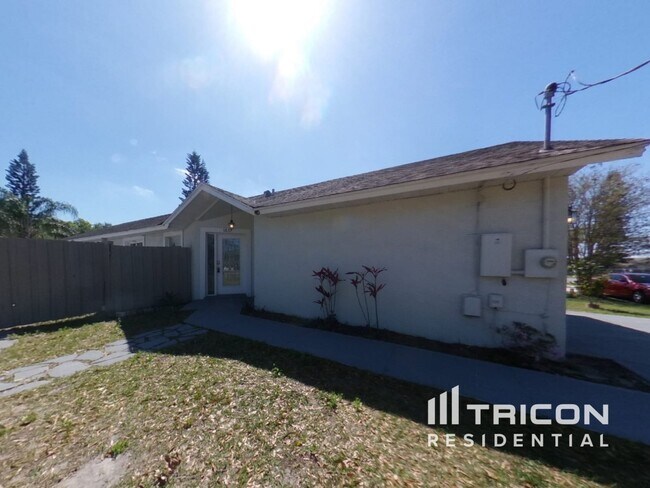 1637 N Lakewood Ave in Ocoee, FL - Building Photo - Building Photo