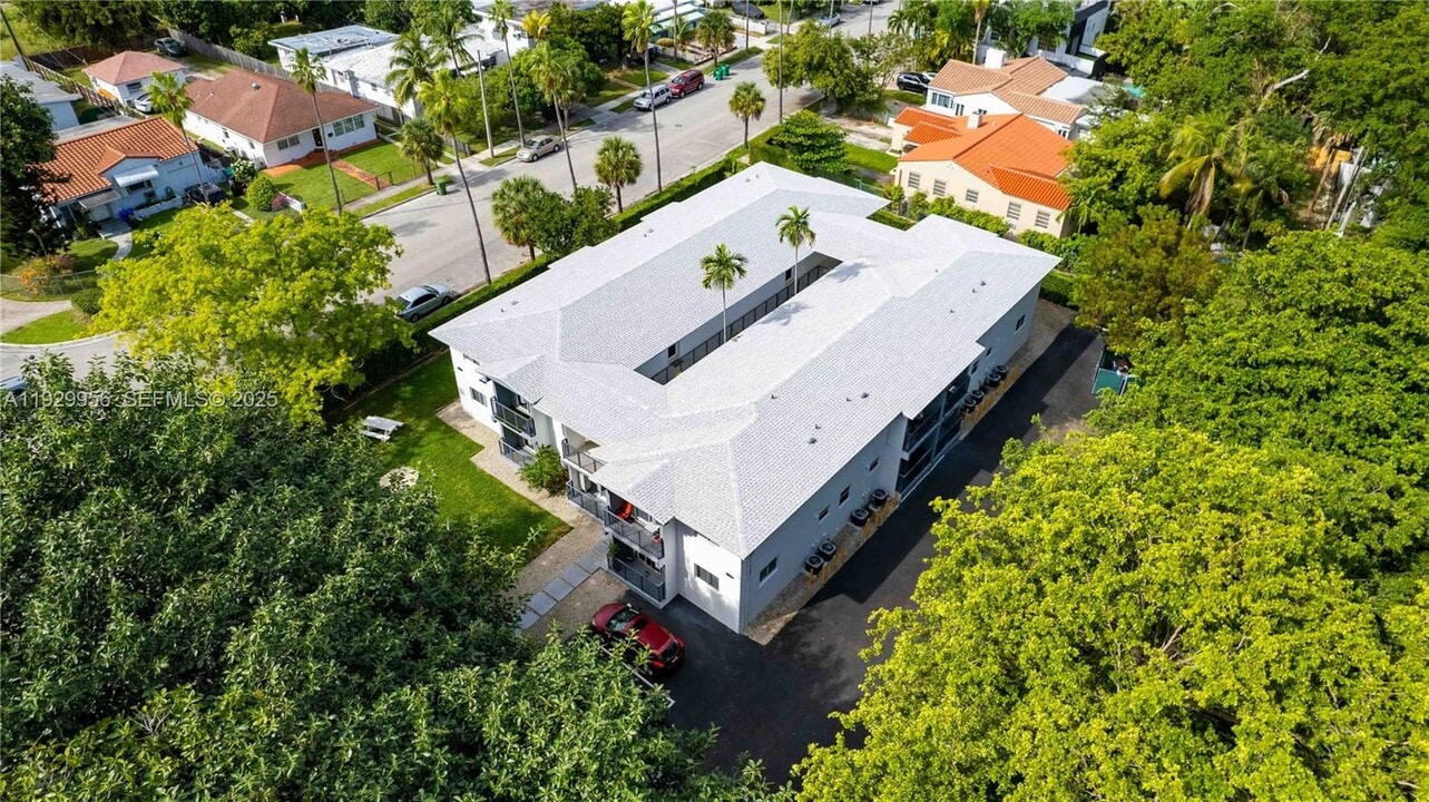 465 NE 59th St in Miami, FL - Building Photo