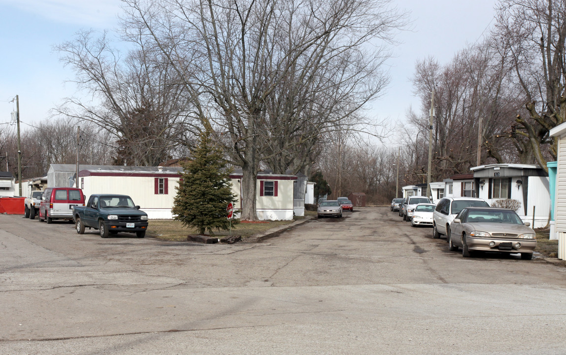 Clermont Mobile Home Park in Indianapolis, IN - Building Photo