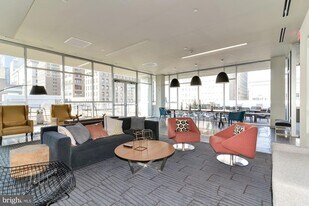 1125 Sansom St, Unit 2B-404 in Philadelphia, PA - Building Photo