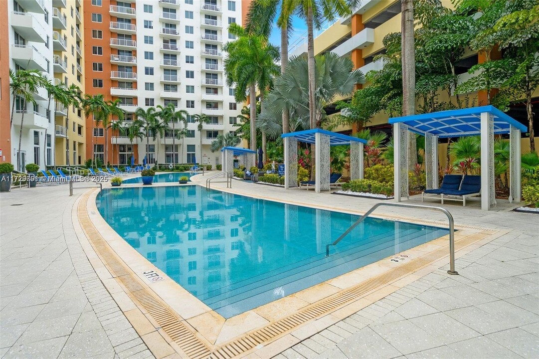 2775 NE 187th St, Unit 509 in Aventura, FL - Building Photo