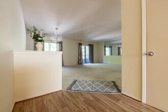 6903 Jones View Dr, Unit #2B in Baltimore, MD - Building Photo - Building Photo