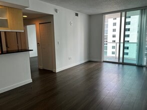 520 NE 26th St, Unit A2 in Miami, FL - Building Photo - Building Photo