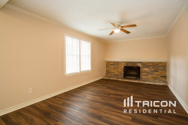 18139 Lake Bend Dr in Houston, TX - Building Photo - Building Photo