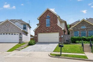 2304 Janna Way in Carrollton, TX - Building Photo