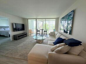 4242 Deste Ct, Unit 208 in Greenacres, FL - Building Photo - Building Photo