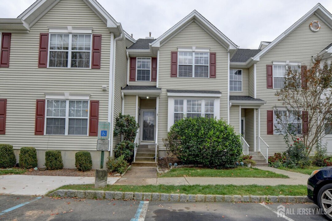 609 Blossom Cir in Dayton, NJ - Building Photo