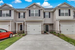 303 Ferguson Ln in Richmond Hill, GA - Building Photo