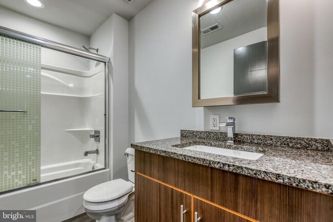 4800 Brown St in Philadelphia, PA - Foto de edificio - Building Photo