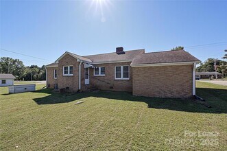 411 Elizabeth Ave in Shelby, NC - Building Photo - Building Photo