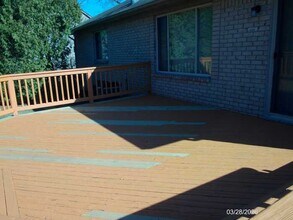 2081 Newburgh Dr in Troy, MI - Building Photo - Building Photo