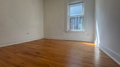 2049 N Bingham St, Unit 2F in Chicago, IL - Foto de edificio - Building Photo
