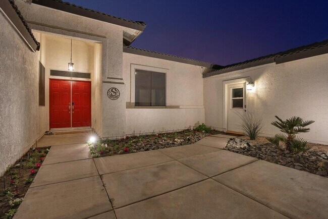 45180 Debbie Dr in La Quinta, CA - Building Photo - Building Photo