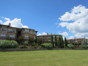 Grandview Heights Apartments in Glenpool, OK - Foto de edificio - Building Photo