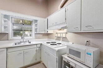 2627 Woodacres Rd NE in Atlanta, GA - Building Photo - Building Photo