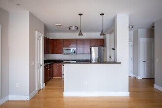 60 Winooski Falls Wy in Winooski, VT - Building Photo - Building Photo