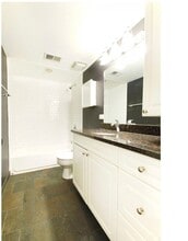 1352 N La Salle Dr in Chicago, IL - Building Photo - Building Photo
