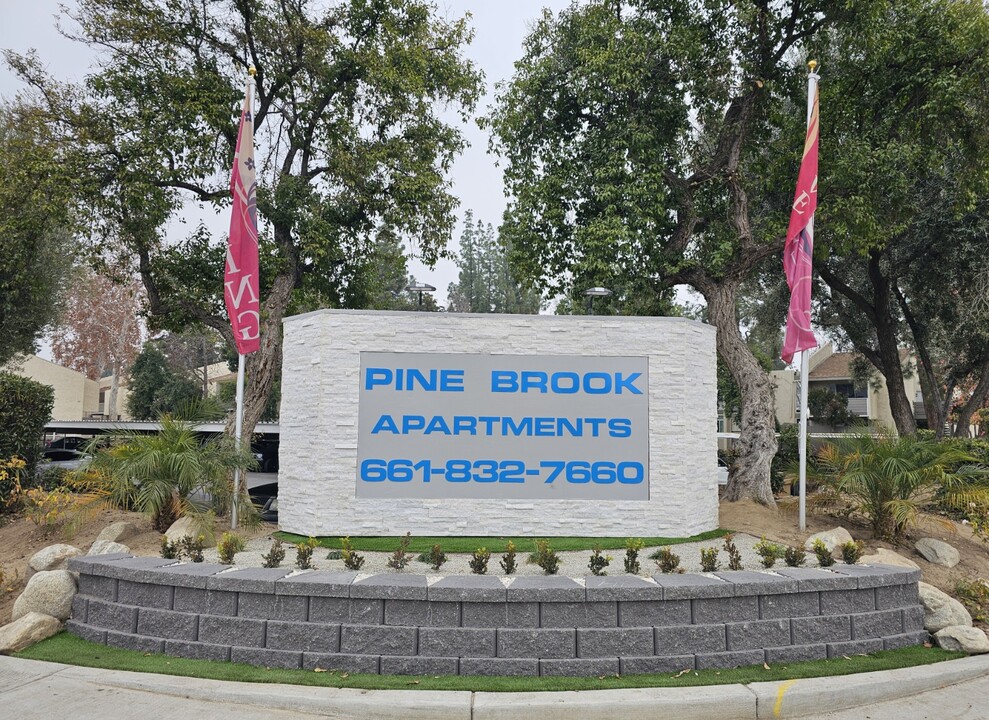 Pine Brook Apartments in Bakersfield, CA - Building Photo