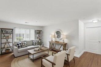 Mallory Ridge in Bloomfield, CT - Foto de edificio - Building Photo