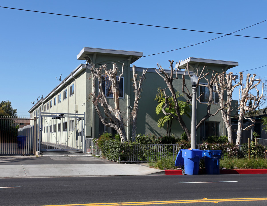 1950 Cloverfield Blvd in Santa Monica, CA - Building Photo