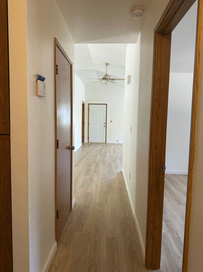 7022 Minnow Ct in Redding, CA - Building Photo - Building Photo