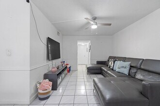 6620 W 2nd Ct, Unit 104 in Hialeah, FL - Building Photo - Building Photo