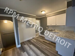 15481 Fenton Ave in Redford, MI - Building Photo - Building Photo