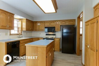 5620 Meadow View Dr in Shawnee, KS - Foto de edificio - Building Photo