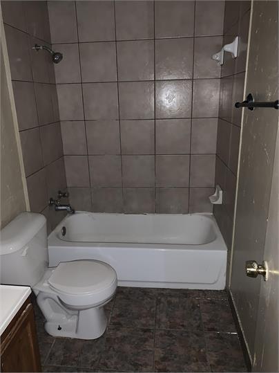 1024 N Pecos St in Lockhart, TX - Building Photo - Building Photo