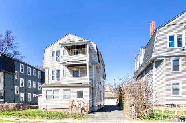 44-46-46 Glendale Ave