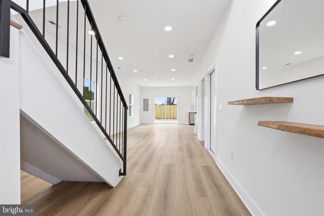 31 Swan Ln in Levittown, PA - Building Photo - Building Photo