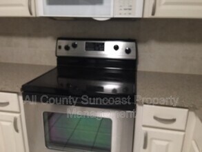 1860 Oak Forest Dr S in Clearwater, FL - Building Photo - Building Photo