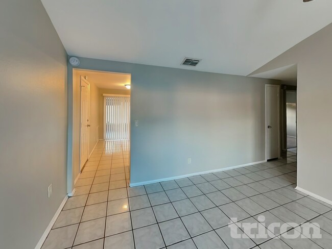 8504 Willow Forest Ct in Tampa, FL - Foto de edificio - Building Photo