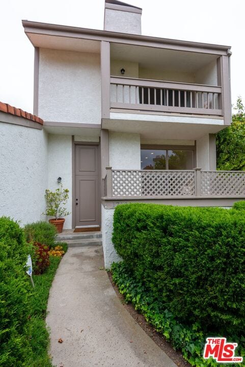 17098 Palisades Cir in Los Angeles, CA - Building Photo - Building Photo
