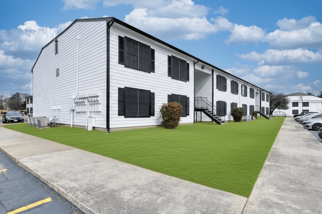 Ranch at 1856 Apartments in San Marcos, TX - Foto de edificio - Building Photo