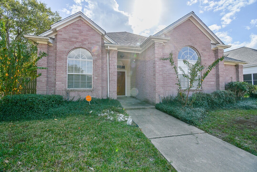6422 Alisa Ln in Houston, TX - Building Photo