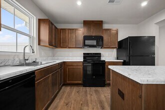 1018 Cambria Ln in Franklin, KY - Building Photo - Building Photo