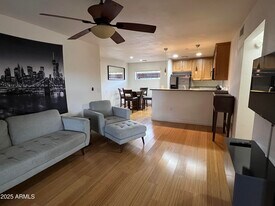 4704 E Paradise Village Pkwy N in Phoenix, AZ - Building Photo