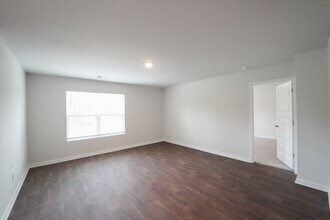 442 Coconut Dr in Bloomingdale, GA - Building Photo - Building Photo