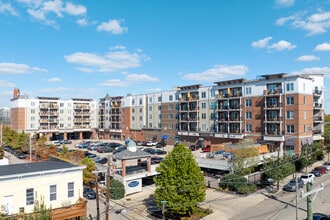 Views On Vine in Cincinnati, OH - Building Photo - Building Photo