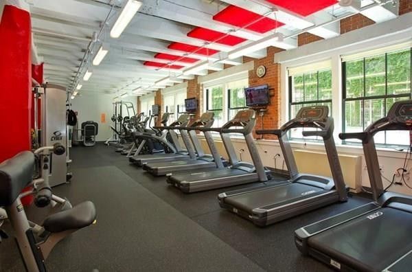 9 W Broadway, Unit 508 in Boston, MA - Building Photo - Building Photo