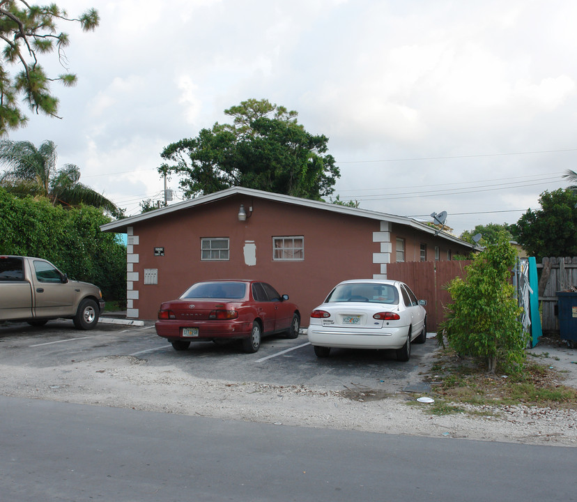 1111 SW 2nd St in Fort Lauderdale, FL - Building Photo