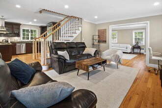 87 Bolton Ave in White Plains, NY - Building Photo - Building Photo