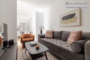 161 W 54th St in New York, NY - Building Photo