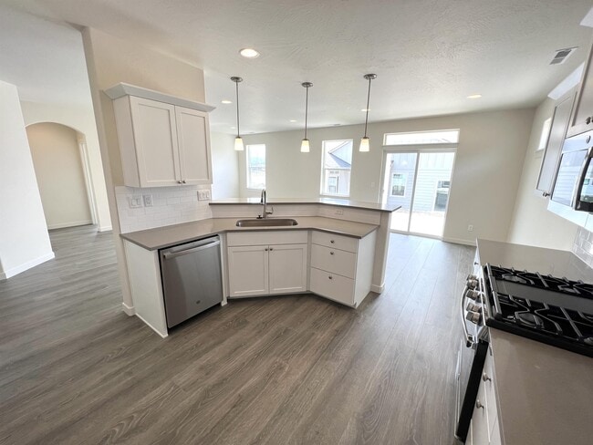 1650 Dragon Tail Pl in Medford, OR - Building Photo - Building Photo
