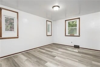228 E Agnew Ave in Pittsburgh, PA - Building Photo - Building Photo