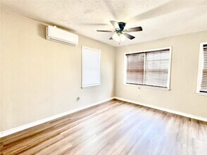 8 E Schunior St in Edinburg, TX - Building Photo - Building Photo